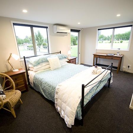 St James Bed And Breakfast クライストチャーチ エクステリア 写真